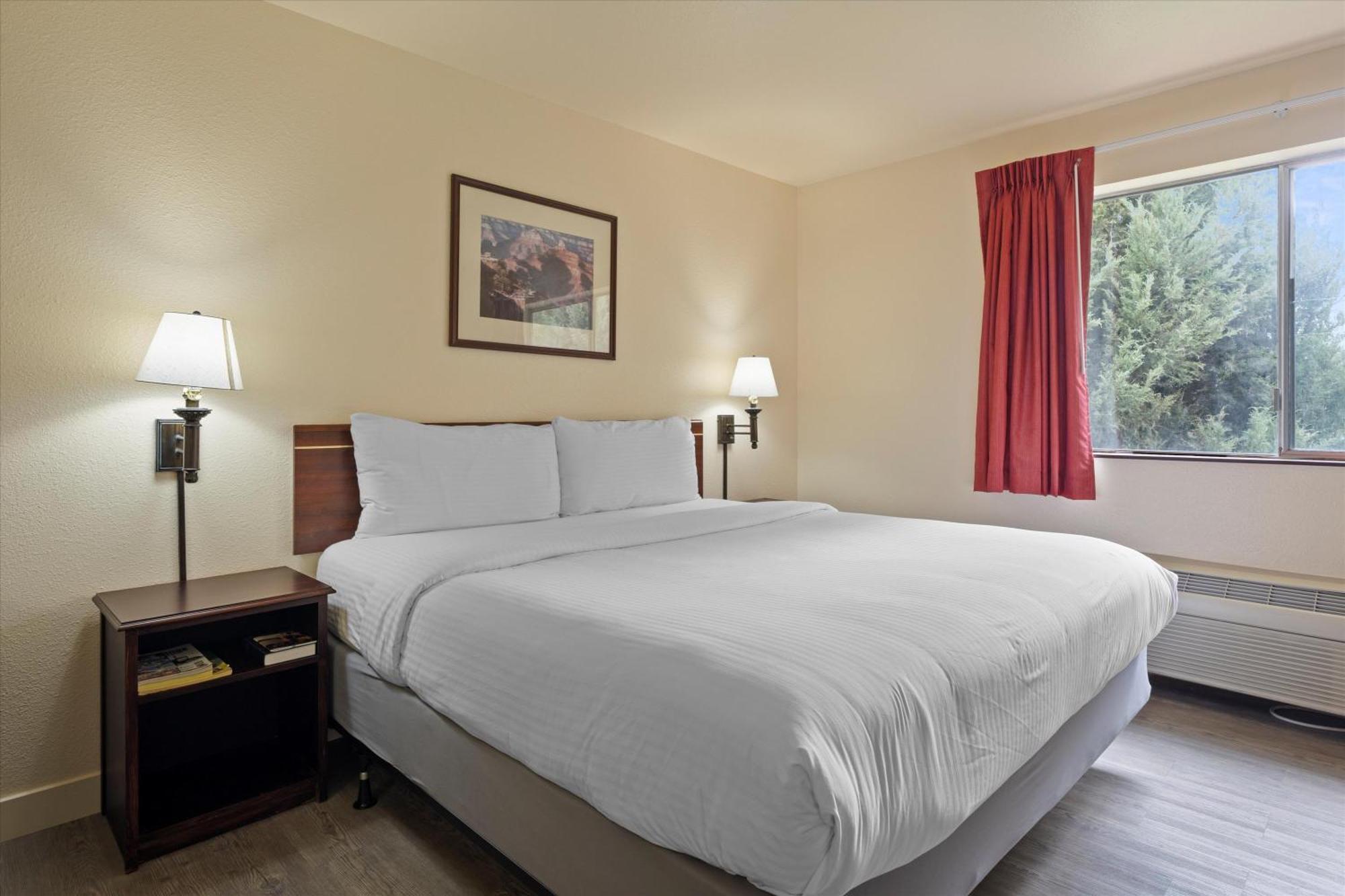 Quincy Inn And Suites Buitenkant foto