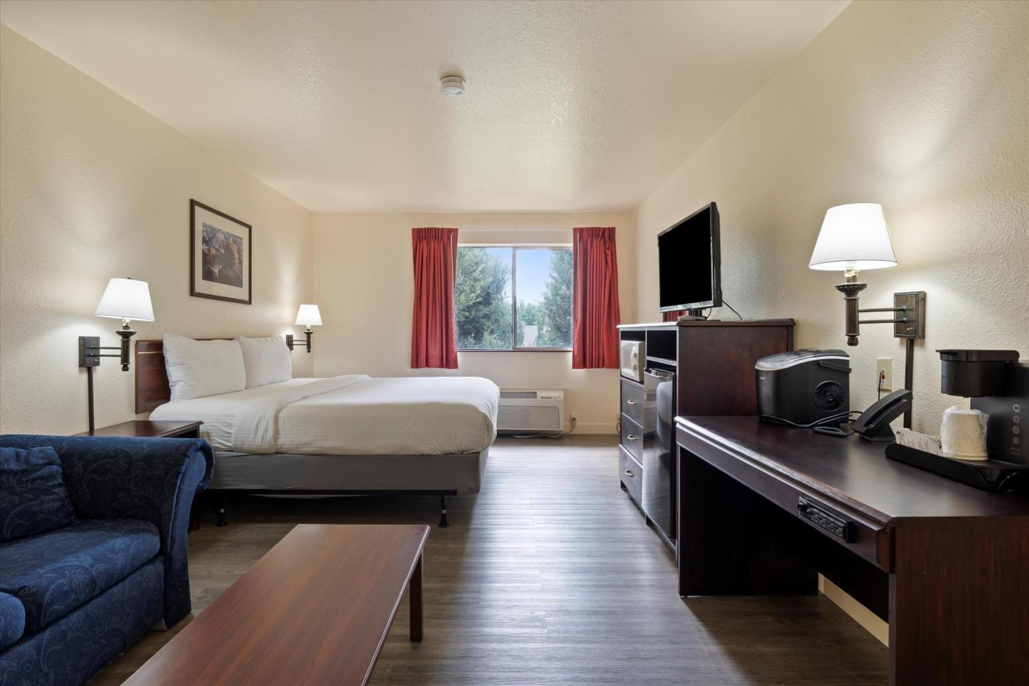 Quincy Inn And Suites Buitenkant foto