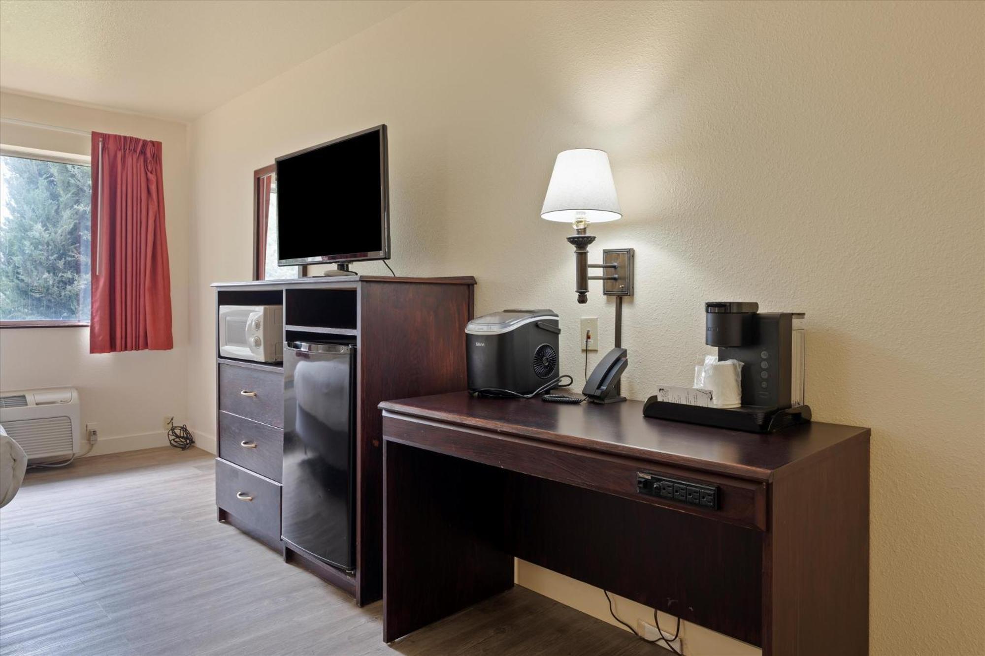 Quincy Inn And Suites Buitenkant foto