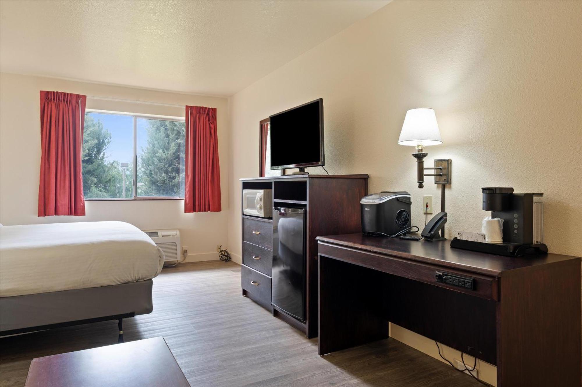 Quincy Inn And Suites Buitenkant foto