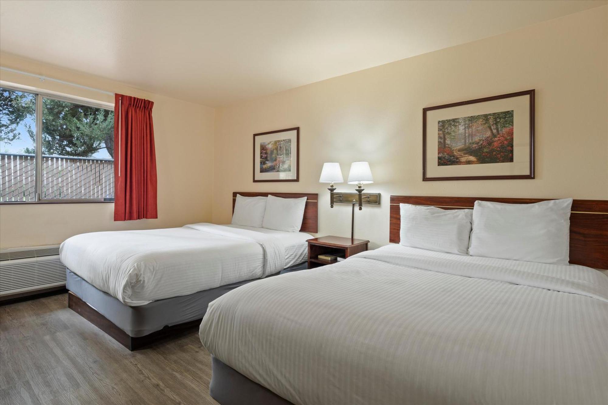 Quincy Inn And Suites Buitenkant foto