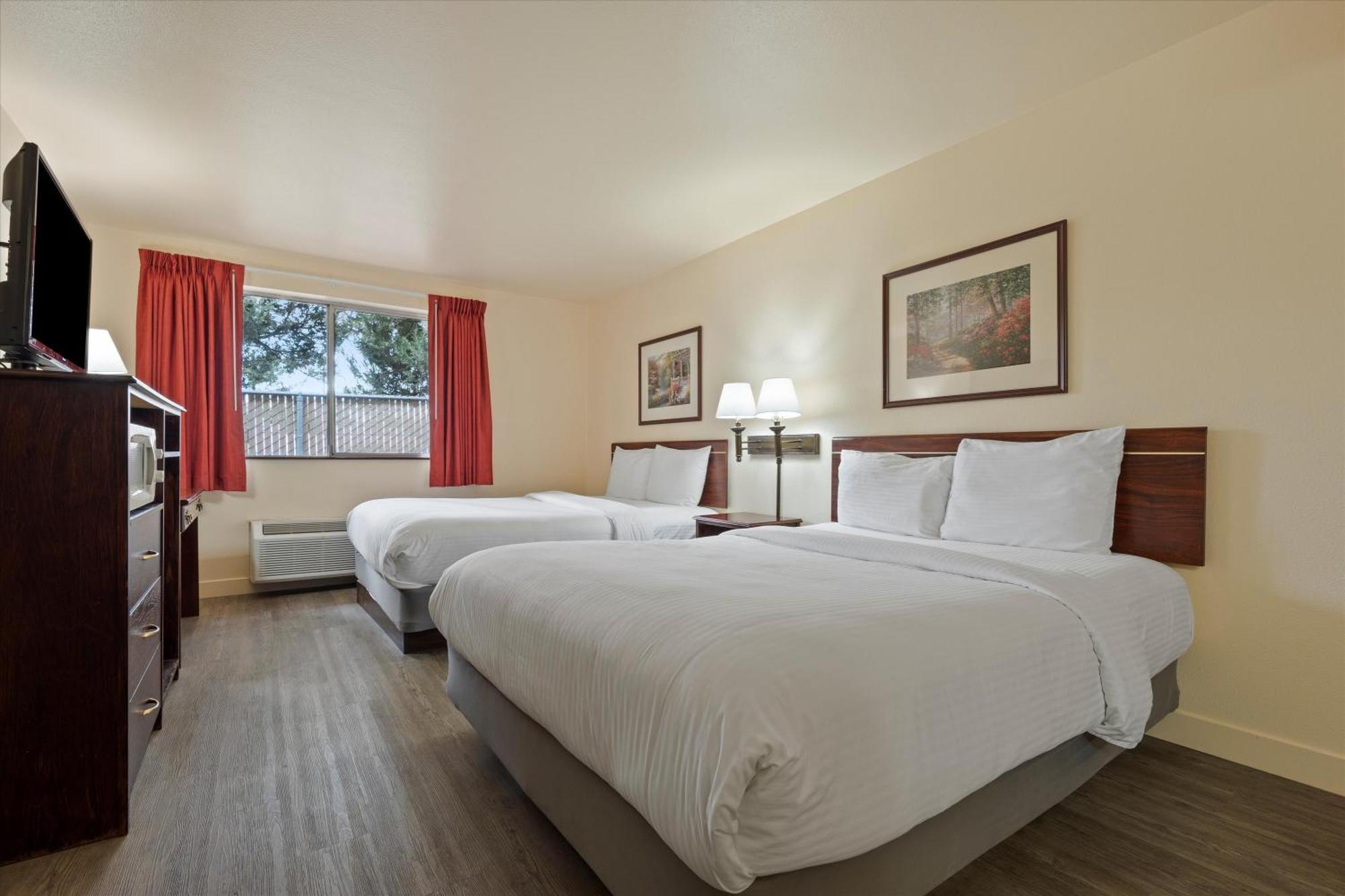 Quincy Inn And Suites Buitenkant foto