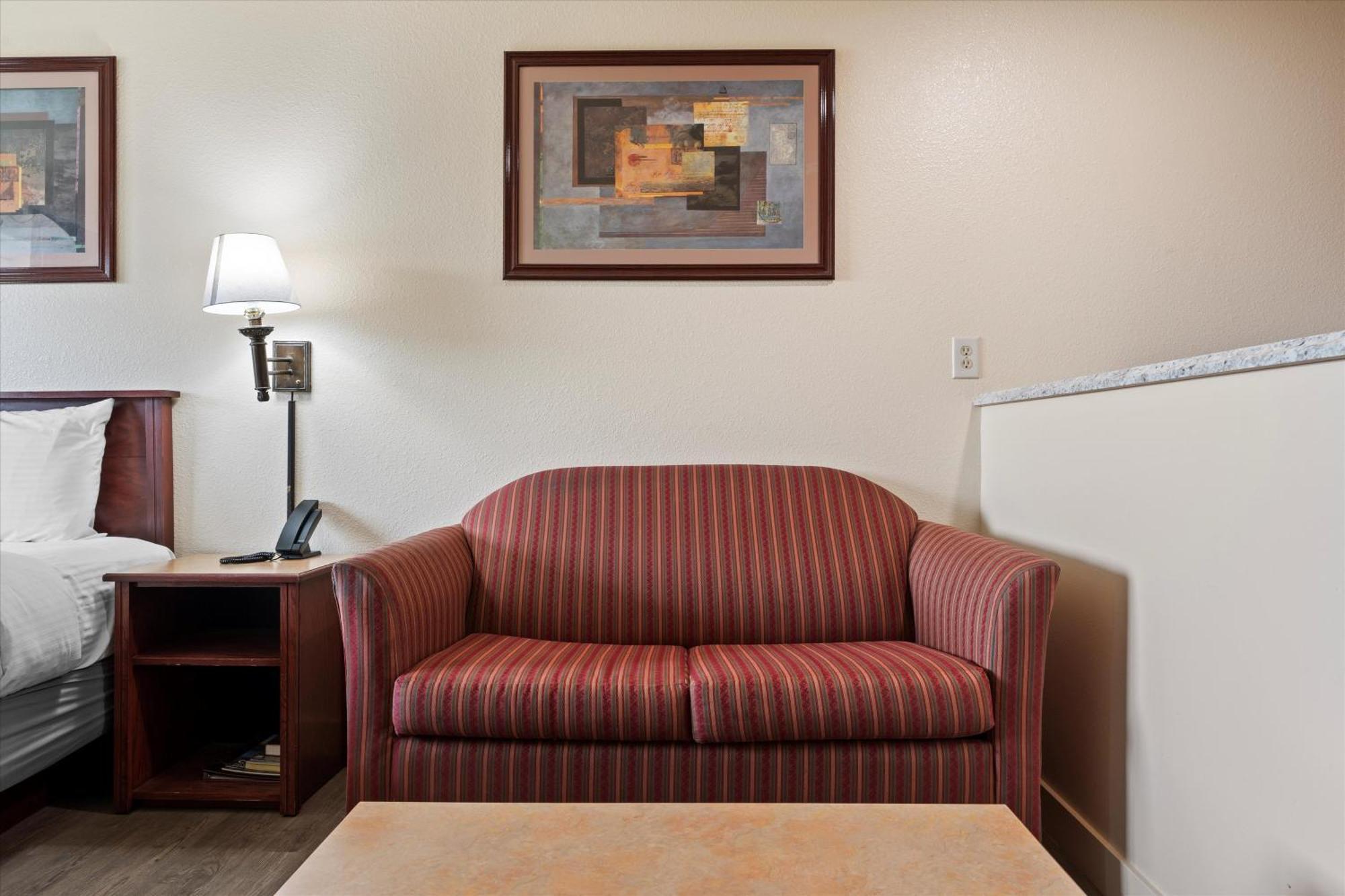 Quincy Inn And Suites Buitenkant foto