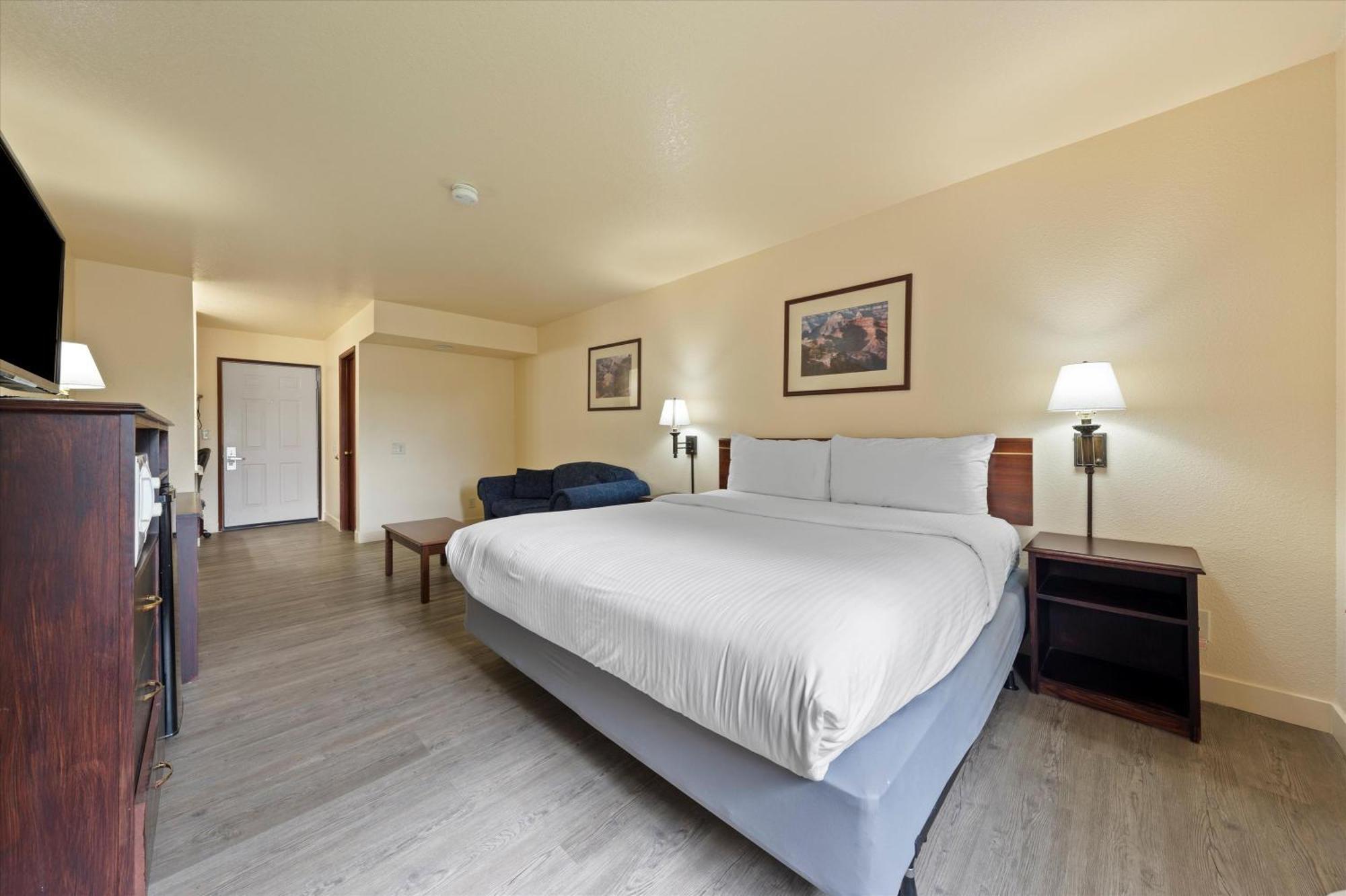 Quincy Inn And Suites Buitenkant foto